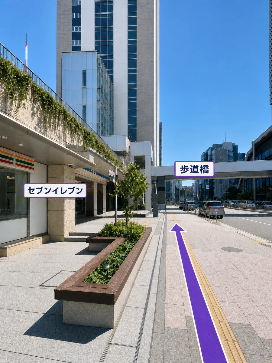 セブンイレブン前から歩道橋の下へ直進する道順
